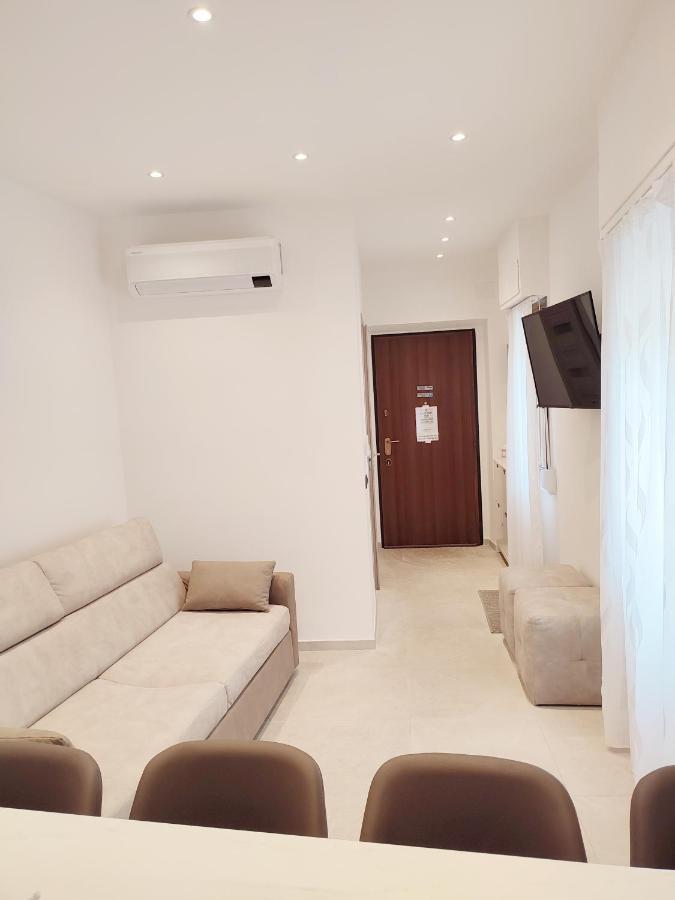 Holiday House Savona Exterior photo